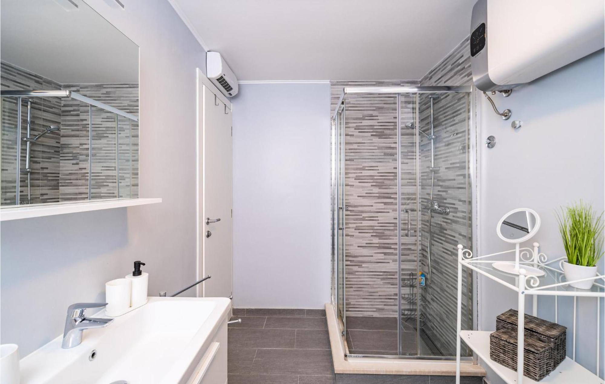 Nice Apartment In Dubrovnik With Kitchen Dış mekan fotoğraf